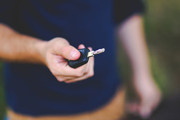 Entrega de las llaves de un coche